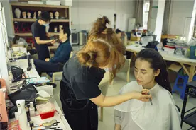 化妆师的12小时图片