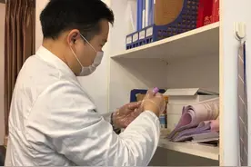得知自己戴上“绿帽子”后图片