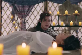 长歌行：长歌带阿隼祭拜母亲，阿隼的反应简直太真实了图片