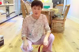 亿万富豪史晓燕二次创业练摊儿卖货图片