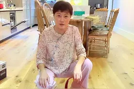 亿万富豪史晓燕二次创业练摊儿卖货图片