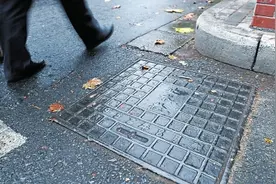河南郑州：一块服役了61年的井盖成网红，网友：业界良心图片