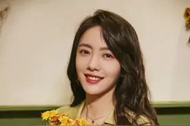 黄晓明为蔡文静庆生，并晒出两人同框合影，两人留言非常有趣搞笑图片