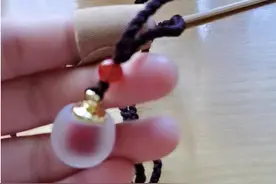 去年用头发编手链，今年用鲜血做吊坠。这种营销的后果会是什么样图片