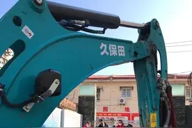宅在家里没法上厕所，这可咋办？图片
