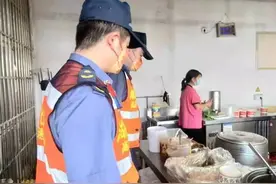 湖北交通高速路政：多举措加强“国庆”假期高速公路服务区监管图片
