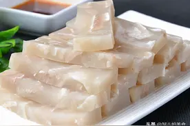 做猪皮冻，掌握好2个步骤，做出来透亮不腥，教您正确做法图片