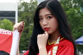 谁是看台上那颗最亮的星—中超美女球迷盘点（下）图片