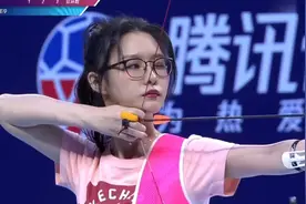 阿冷无美颜写真原图遭曝光，因和直播差异大被调侃："摄影师无德"图片