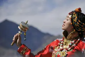 想成为“沐浴王”，一定要去藏族感受当地的沐浴节图片