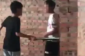 一男孩手持棒球棍击打另一男孩的视频网传事发蠡县？部门：不是蠡县图片