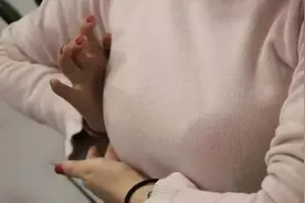 母乳太多，涨奶怎么办？可以用来犒劳老公吗？产科医生这样建议图片