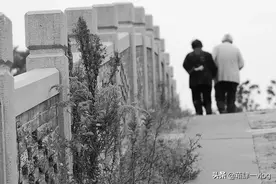 被裹小脚的奶奶，用88年走完了她清贫的一生图片