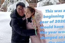 徐子淇夫妇出游，她粉衣配蝎子辫像女团，大雪天相拥老公笑成憨憨图片