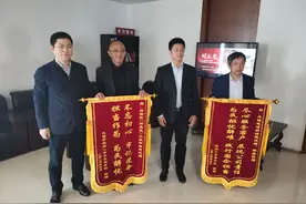 人大代表建言献策，脏乱差十余年的城南二手车市场彻底“洗脸”图片