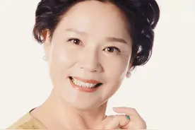 “国民母亲”杨青：和军人丈夫离婚，独自抚养女儿长大，现状如何图片