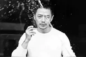 比起那段公开的暗恋，他更痴情的是这件事图片