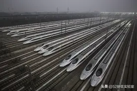 每年几十亿人乘坐的高铁，却每天亏5亿，中国为何还在建呢？图片