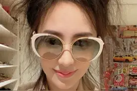 台湾第一千金关颖晒近照，丈夫朱志威罕曝光，大女儿CC气场强图片