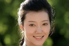 离婚9年，前夫被悬赏2100万，车晓当年有没有拿3亿分手费？图片