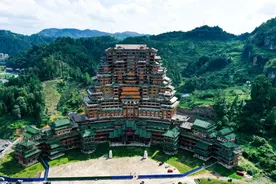 县级政府过度举债真相图片