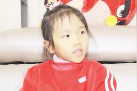 爆笑父女：爸爸手机坏了就要换？女儿举了个爆笑的例子反驳他视频封面