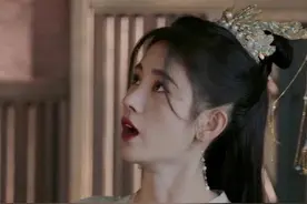 橘子晚报/鞠婧祎耳后发引争议？易烊千玺金发造型惊艳图片