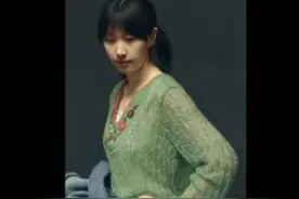 一个900度近视的画家，画出的女子让你分不清是照片还是绘画图片