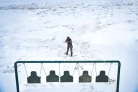 冬季练兵，看武警特战队员的帅气“瞄准”图片