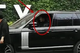 300万路虎揽胜现街头，车主竟是“油腻教主”？这明星太低调了图片