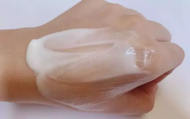 不粘糊的身体乳