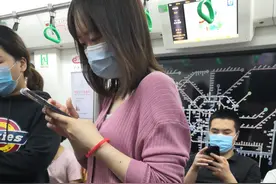下班路上，成都地铁小姐姐图片