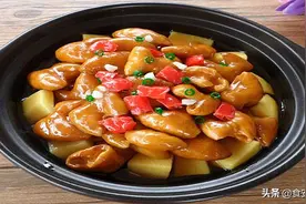 美食湖南、经典湘菜——香芋焖肥肠、软糯醇厚、味美鲜香扑鼻来图片