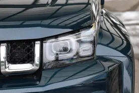 BJ40城市猎人版：升级进口8AT，双大屏内饰，2.5倍扭矩，还可家用图片