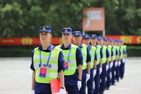 比武场上，铁面判官，甘当绿叶衬红花图片