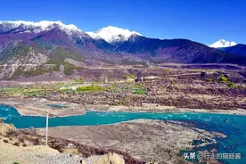 藏在雅鲁藏布江大峡谷里的桃花村，如世外桃源，还可远眺南迦巴瓦图片