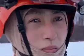 致敬！消防员雪地负重拉练啃冰冻牛奶图片