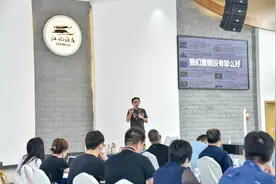 湖南80后，高考失利，开网吧起家，靠卖白酒年售10亿，凭啥？图片