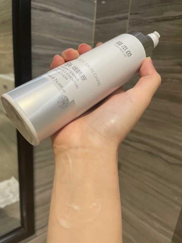美白身体乳有什么好用