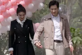 黄奕牵手成功？53岁未婚的崔伟却出人意料，8岁女儿1句话让人心疼图片