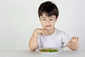 小儿挑食厌食，消化不好？不急，家长只需要给他按揉这几个穴位即可图片