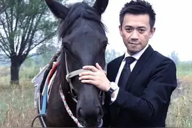 因吸毒隐退！王学兵再次复出获演员奖，近照变胡子拉碴沧桑似姜文图片