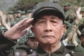战斗英雄张国富隐姓埋名40年，晚年看不起病露身份，享副师级待遇图片