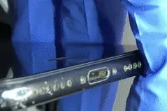 你的手机到底有多脏？看完这个清理过程感觉极为舒适图片