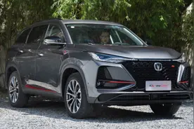 尽管一分钱优惠都没有 长安CS75 PLUS却依旧能卖爆？图片