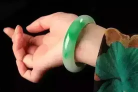 镯子的最终归宿不是断就是裂？张爱玲投反对票图片