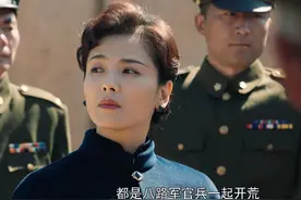 刘涛饰演宋美龄，邬君梅也饰演过，两人截然不同的气质图片