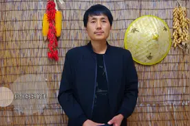 唐山重卡司机翻唱刘和刚歌曲《拉住妈妈的手》感人肺腑！嗓音独特视频封面