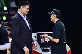 CBA联赛的一大特色，姚明给夺冠球员发腕表一块，价格不菲还实用图片