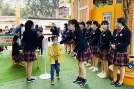 宝妈“卧底”贵族幼儿园，揭开天价午餐的遮羞布，网友：卑微贵族图片